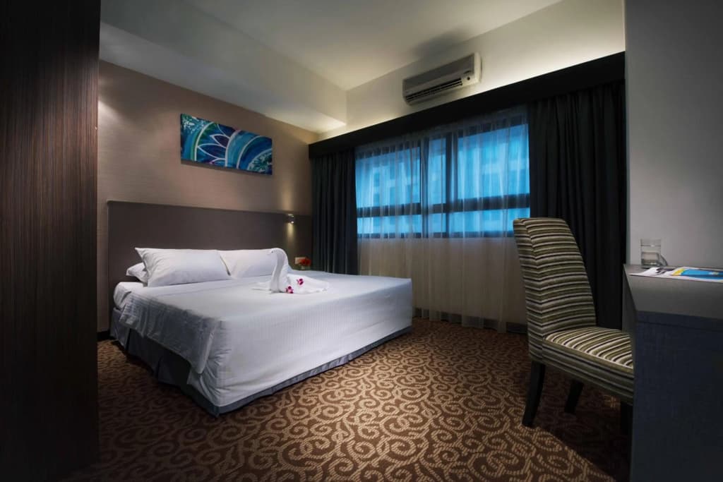 Crown Regency Serviced Suites - photo 3