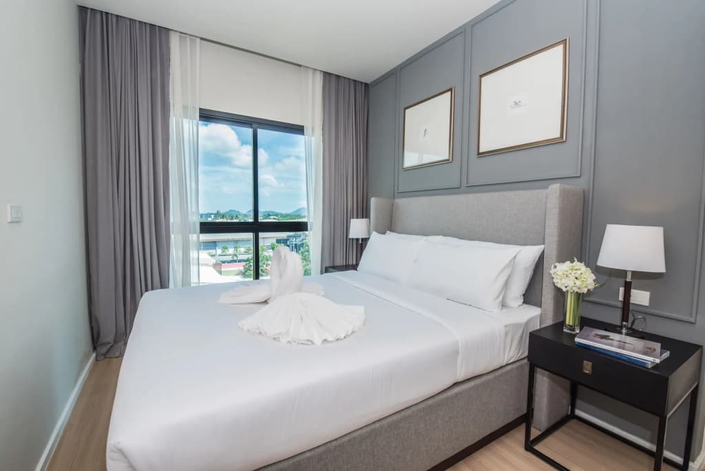 Dlux Condominium - photo 4