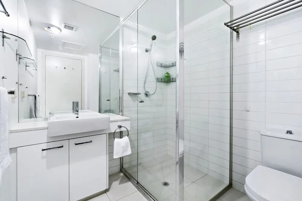 MIRANDA, 1BDR Docklands Apartment - photo 8