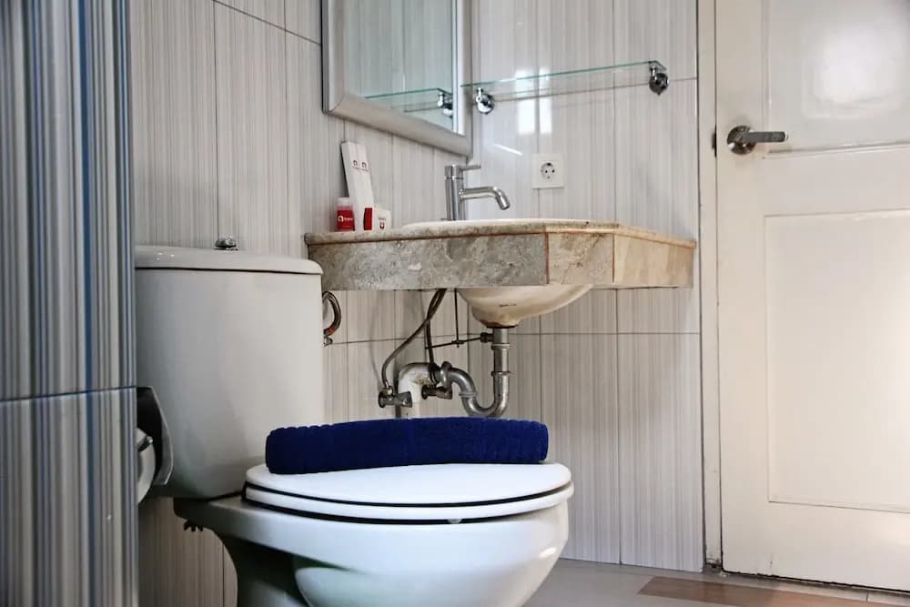 Classic Brawijaya Apartment with Pool View - photo 8