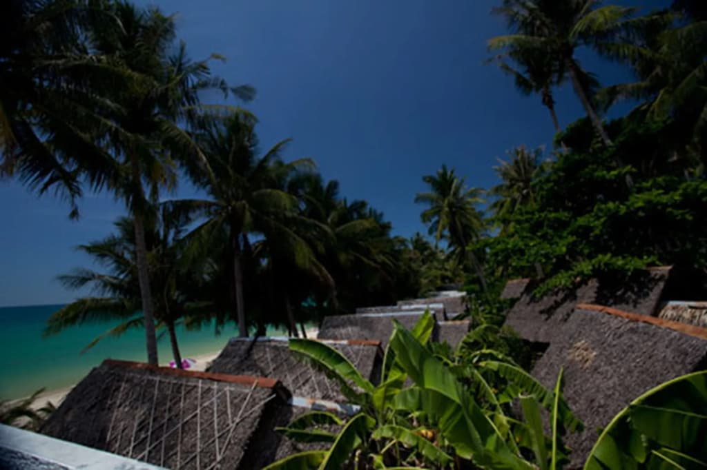 ASTROCOCO beach resort by Coconut Beach - photo 22