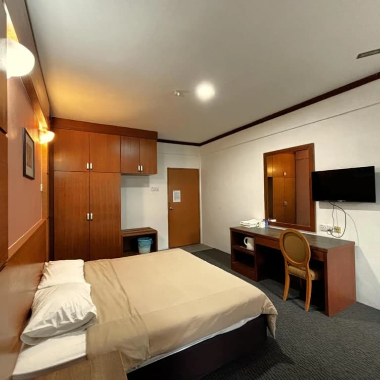 The Cool Point Hotel - photo 13