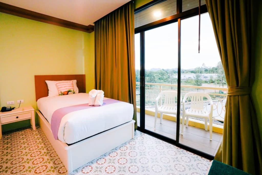 ROYAL PINEAPPLE HOTEL | A Welcome to Wealth and Good Fortune - photo 26