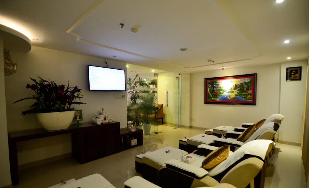 Orange Hotel - photo 17