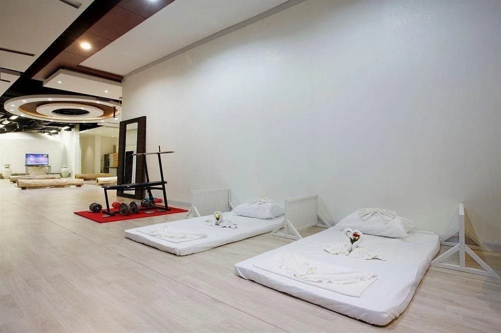 WhyNot Backpackers Capsule Hostel - photo 16