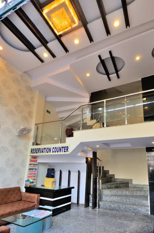 Hotel Gold Star Inn - photo 11