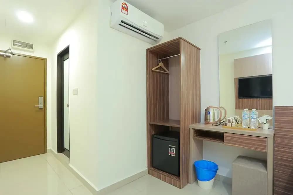 Bitz Bintang Hotel - photo 11