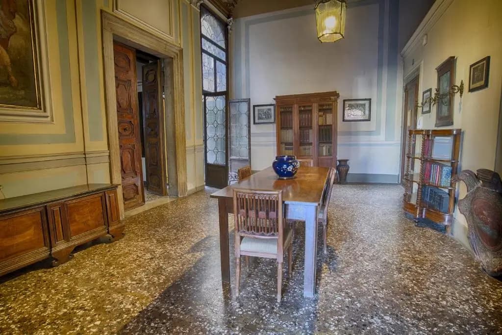 Vintage Venice Apartment - photo 12