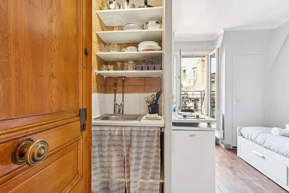 Charming Studio- Balcony in Montmartre- Mobility - photo 5