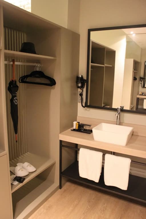 Hotel Well and Come Barcelona - photo 8