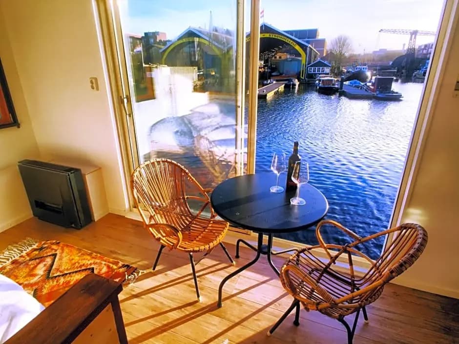 Houseboat Concordia B&B - photo 4