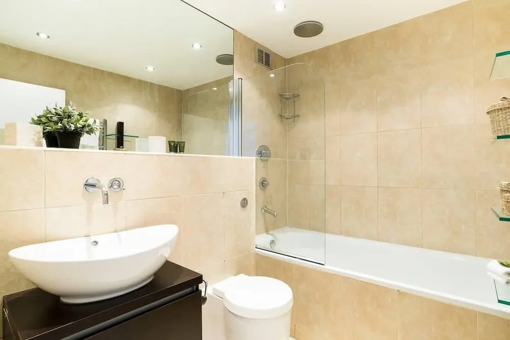 Stylish 2BR Flat next to Battersea Park - photo 9