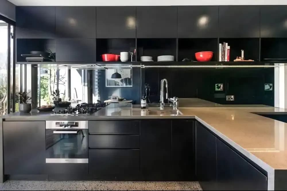 Spacious Modern Terrace House With Free Parking - photo 14