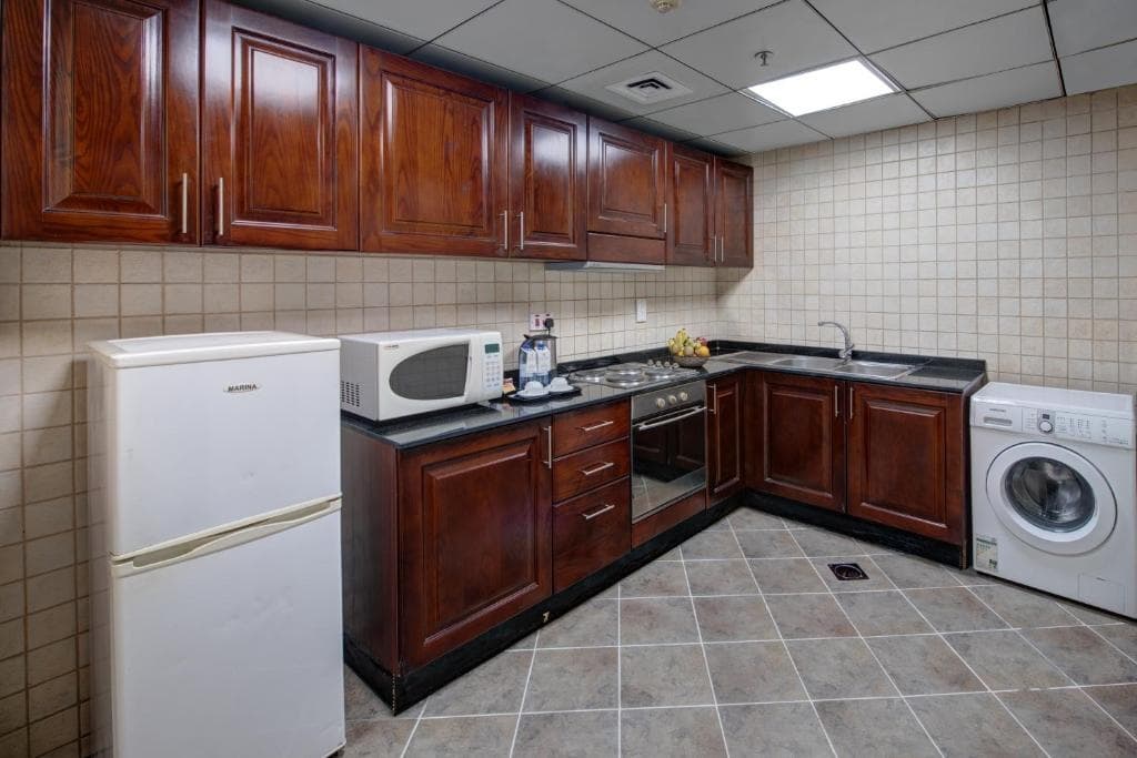 Sharjah Royal Tulip Hotel apartment - photo 31