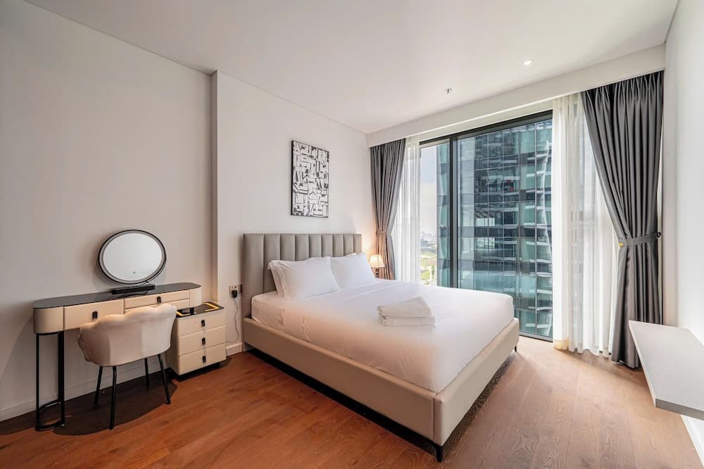 The CREST Premier Residence - photo 1