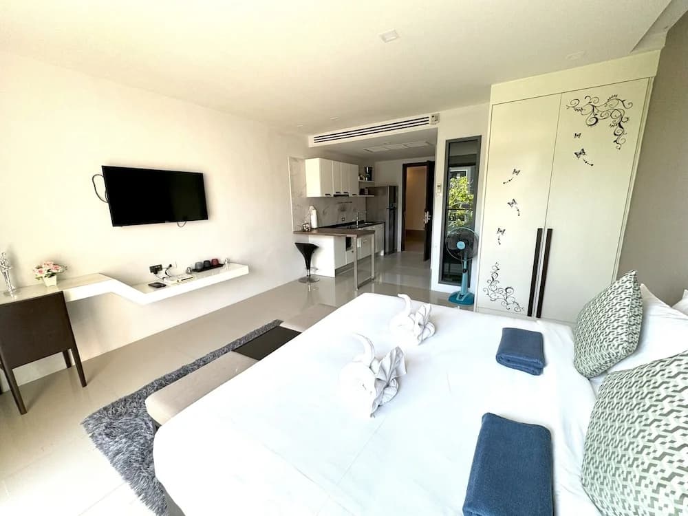 Apartment at Emerald Terrace by Lofty - photo 5