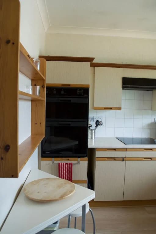 2 Bedroom Edinburgh Flat With Castle Views - photo 10