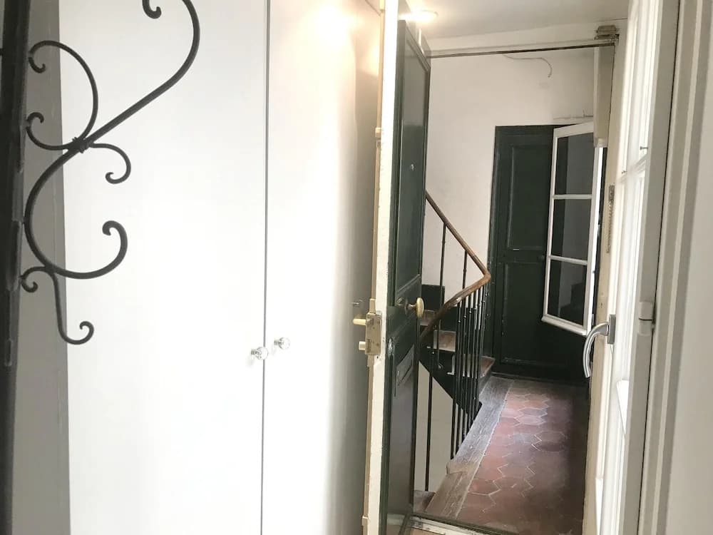 Apartment with One Bedroom in Paris, with Wifi - photo 11