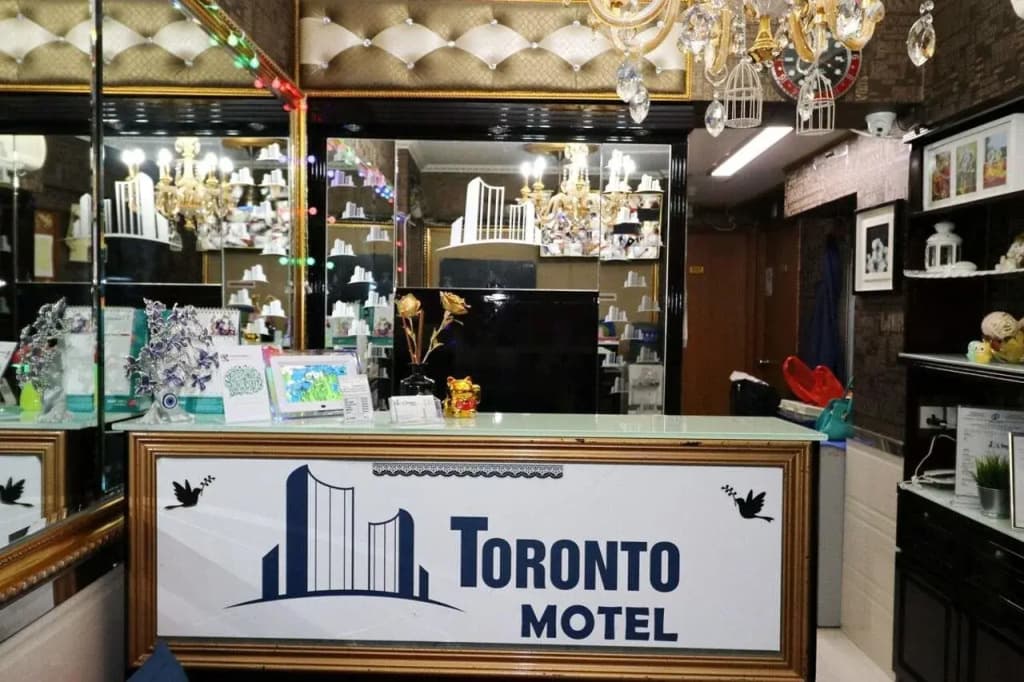Toronto Motel - photo 12