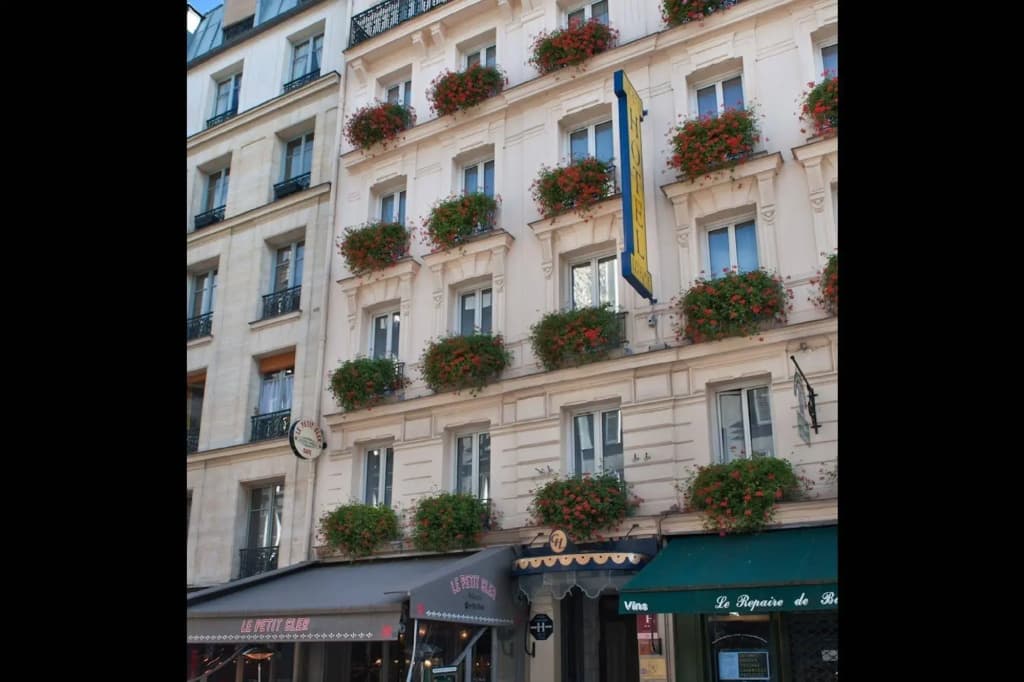 Grand Hotel Leveque - photo 1