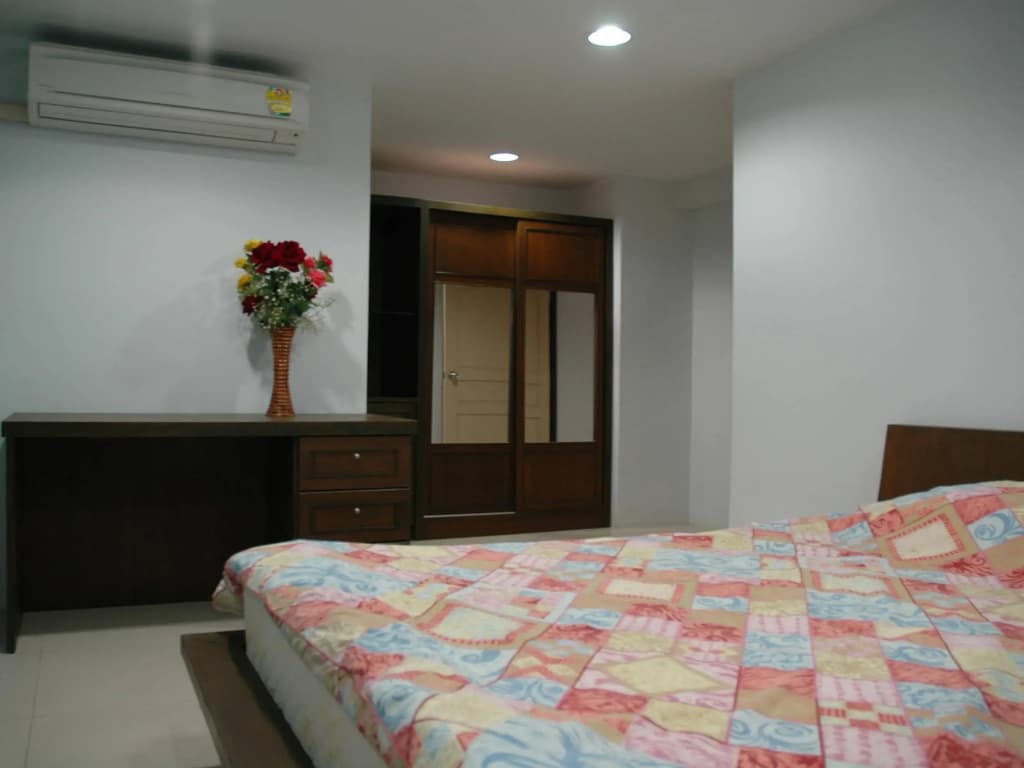 Suvarnabhumi Apartment - photo 2