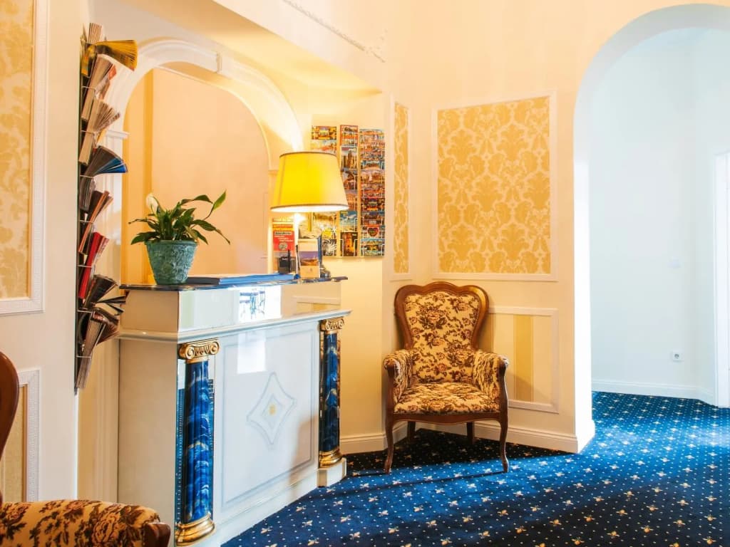 Hotel Bellevue am Kurfürstendamm - photo 12