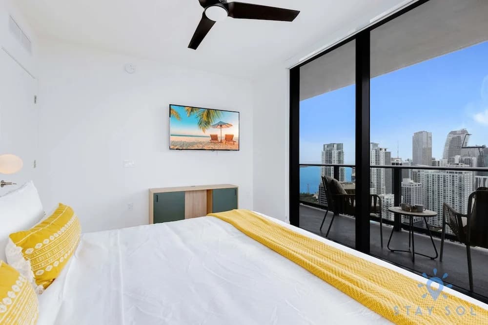 Downtown 2BR Oasis Pool Gym Balcony Views - photo 3