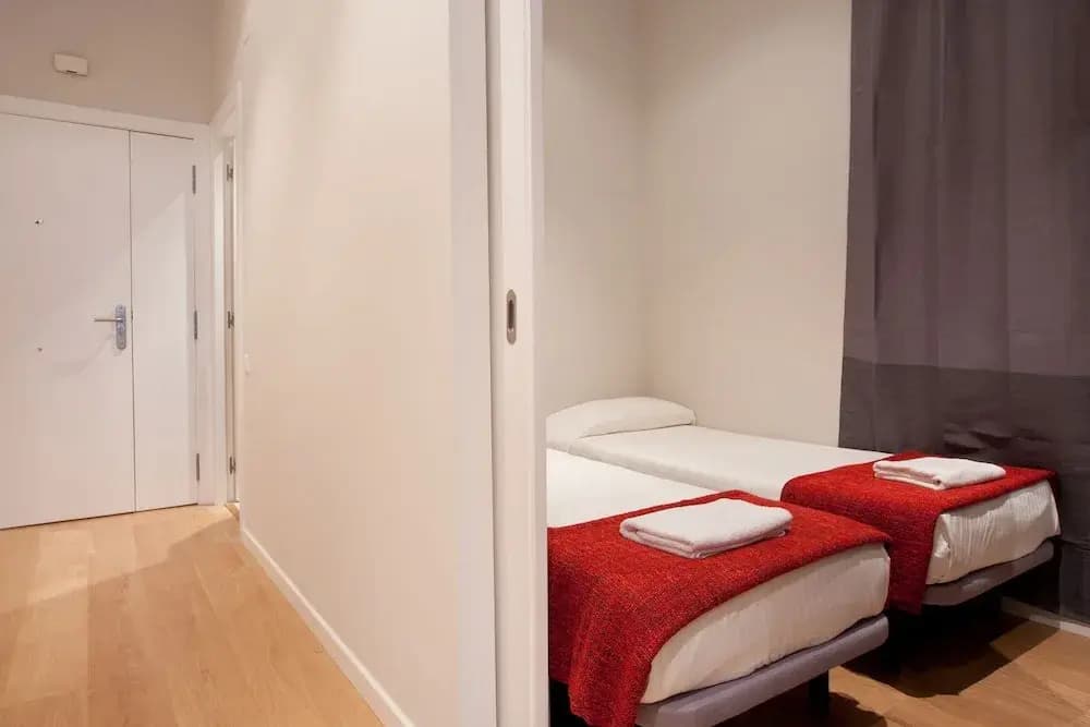 Spacious and Modern Apartment - photo 5