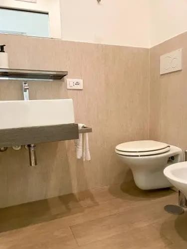 Veneto Boutique Suites - photo 21