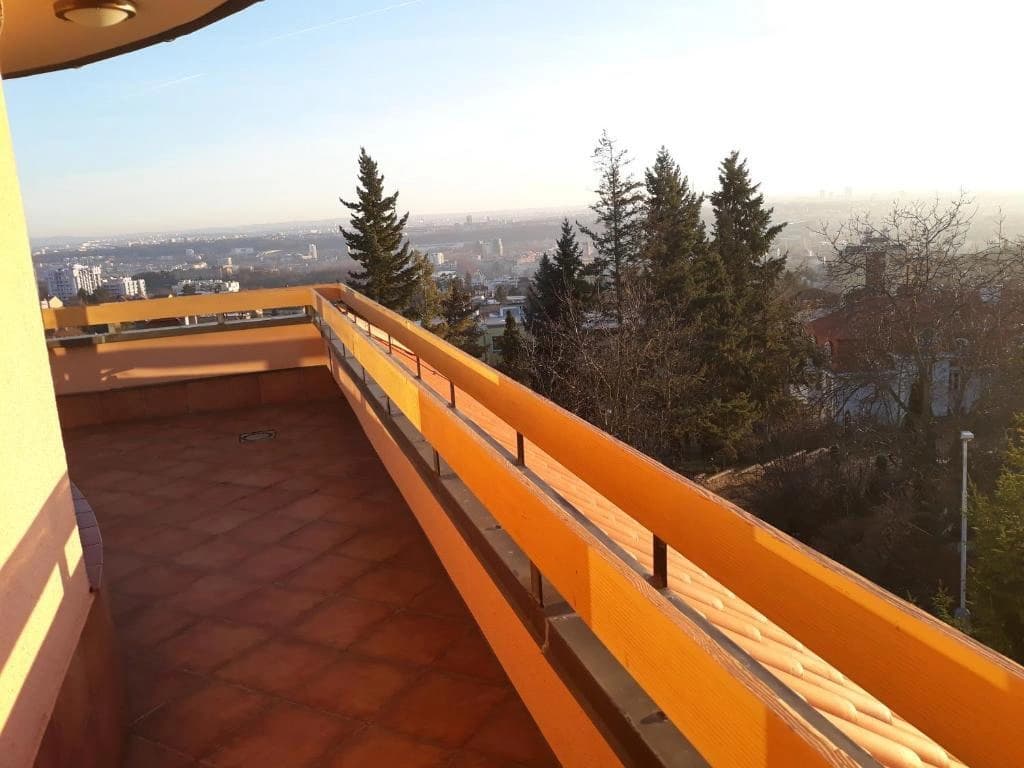 Flying House - photo 16