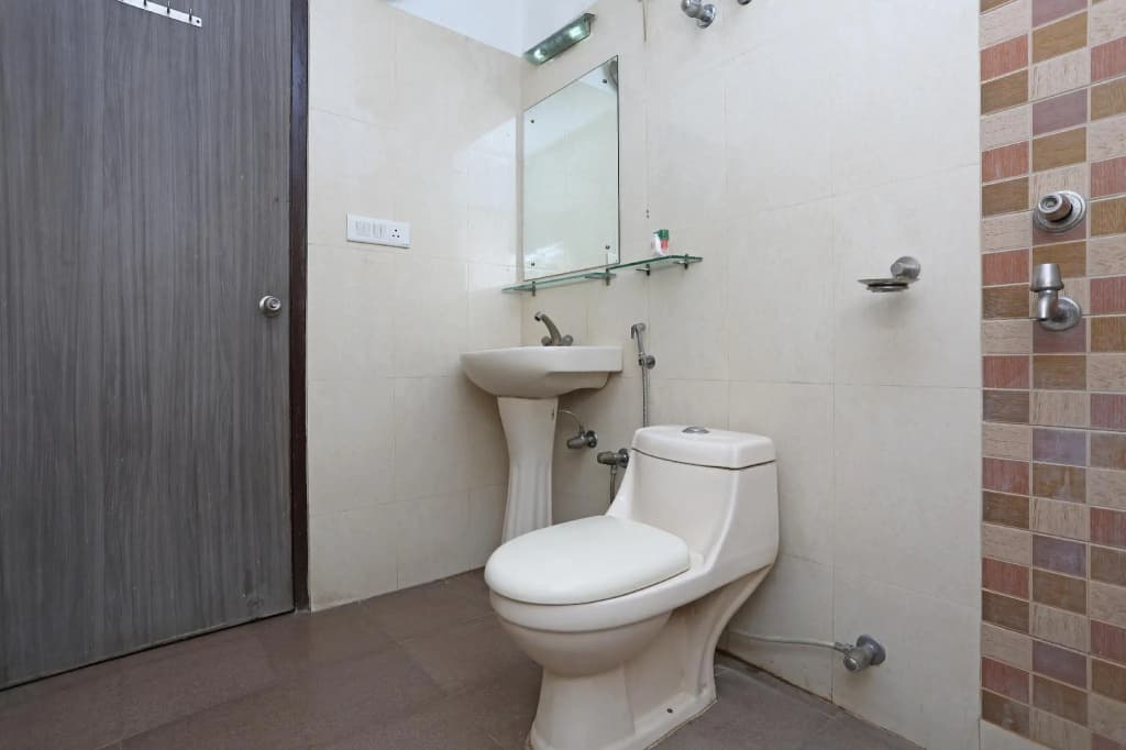Hotel Om Paradise Near IGI Delhi Airport - photo 8