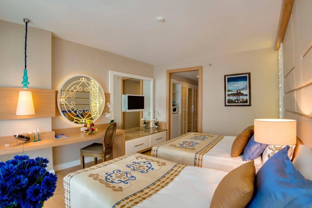 Quattro Beach Spa & Resort Hotel - photo 4