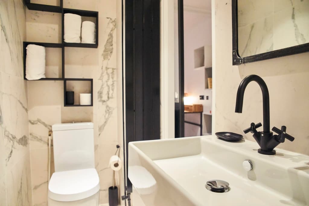 Madrigal hotel - photo 9