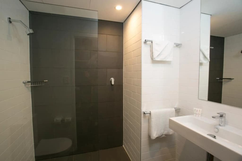 Alpha Hotel Eastern Creek - photo 9
