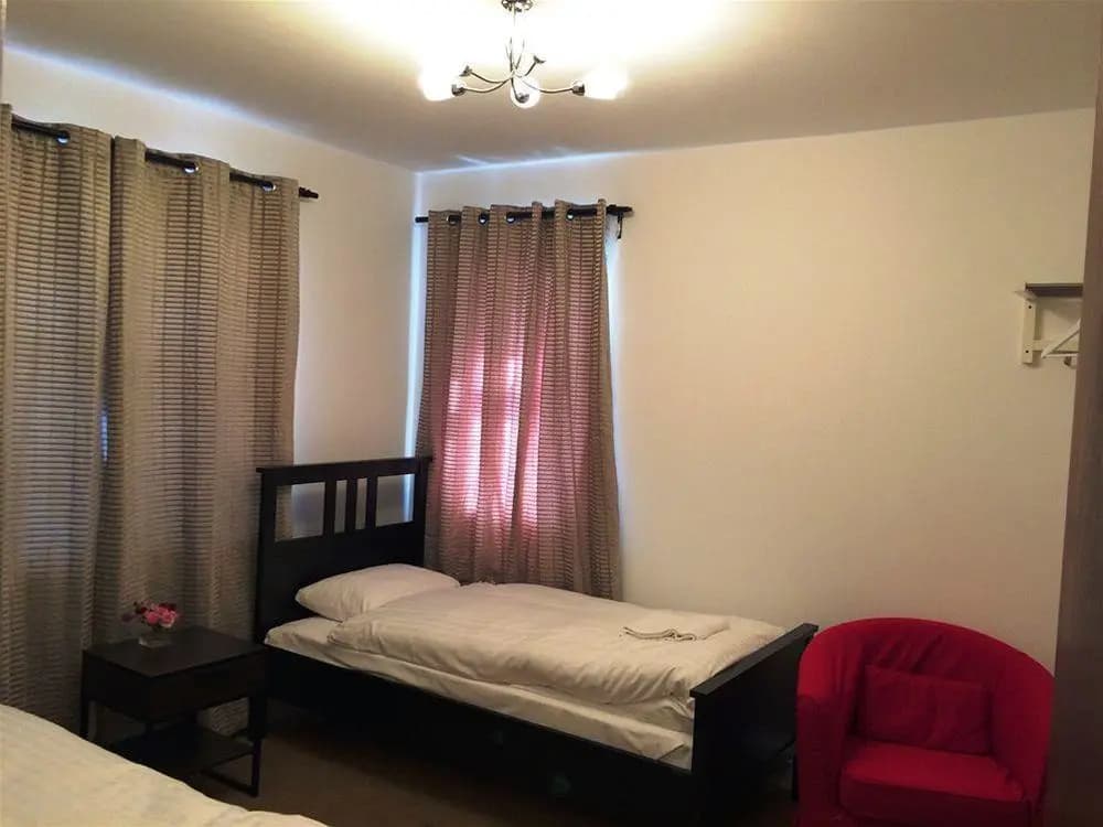 Globe City Apartments - photo 2