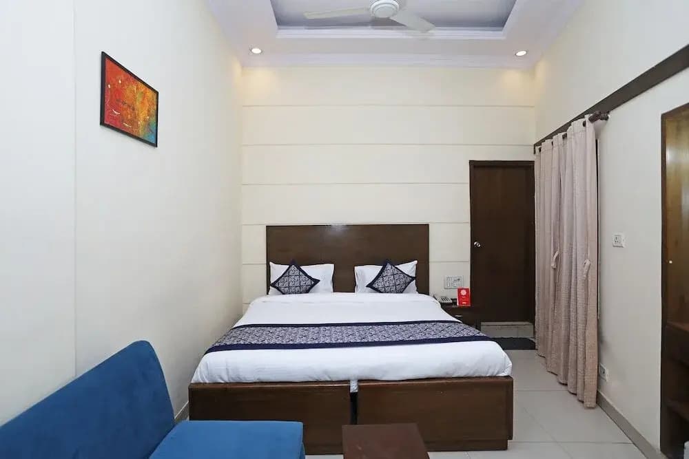 Capital O 10750 Hotel Vivek - photo 2