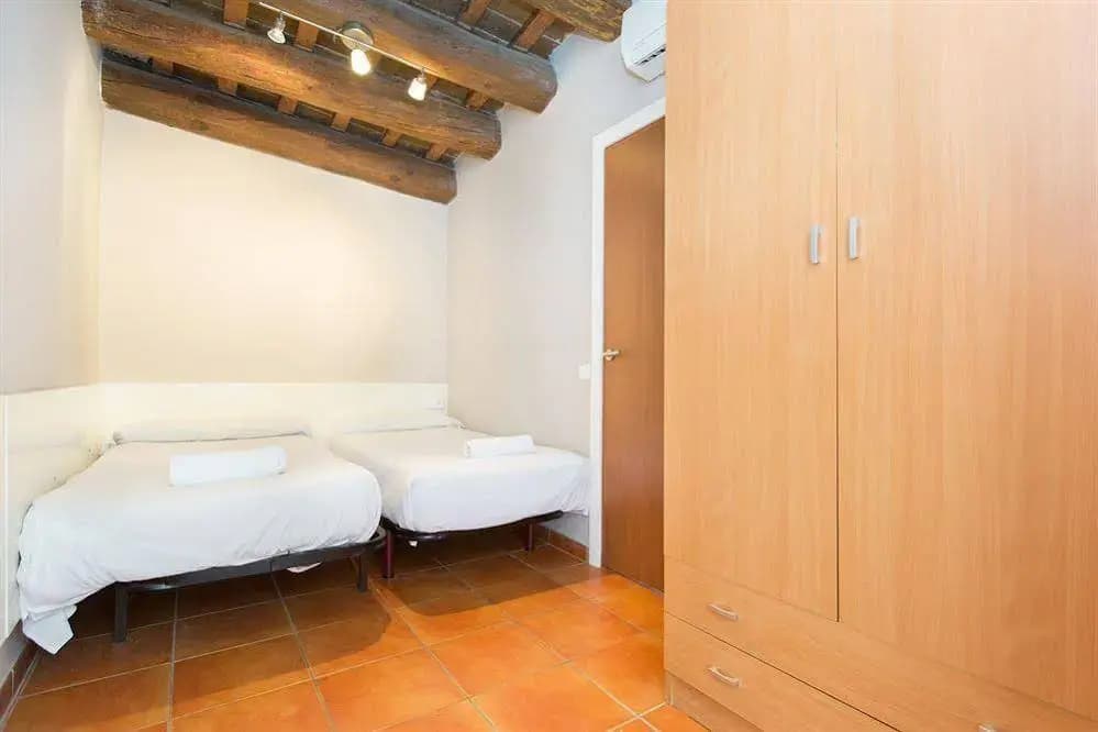 AinB Raval Hospital Apartments - photo 11
