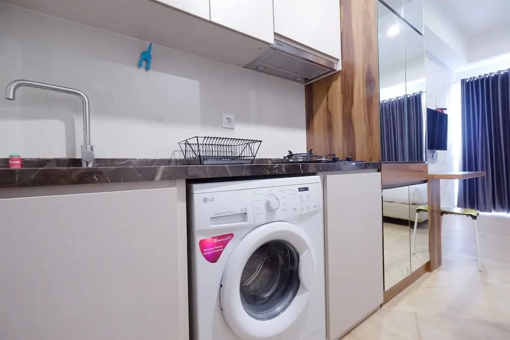 Comfortable Studio Puri Mansion Apartment - photo 13