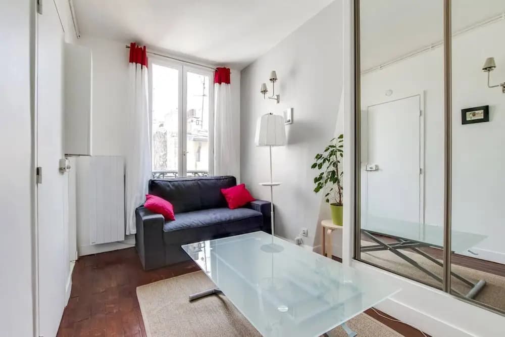 Quaint Apartment With Rooftop Views of Montmarte - photo 4