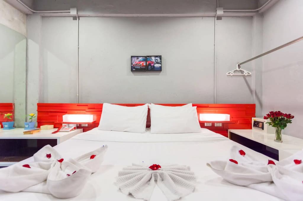Madam Inn Patong - photo 3
