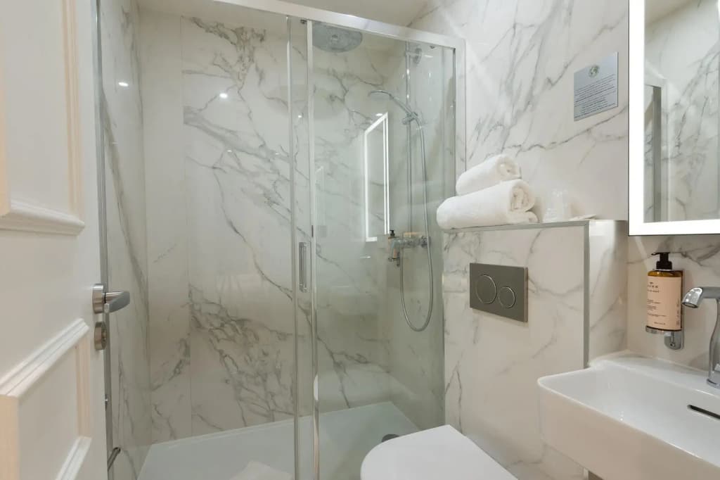 Hotel au Coeur de Republique - photo 8