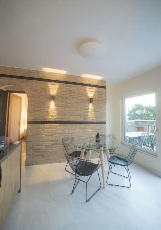 Stunning 2 bedroom house with amazing view - photo 7