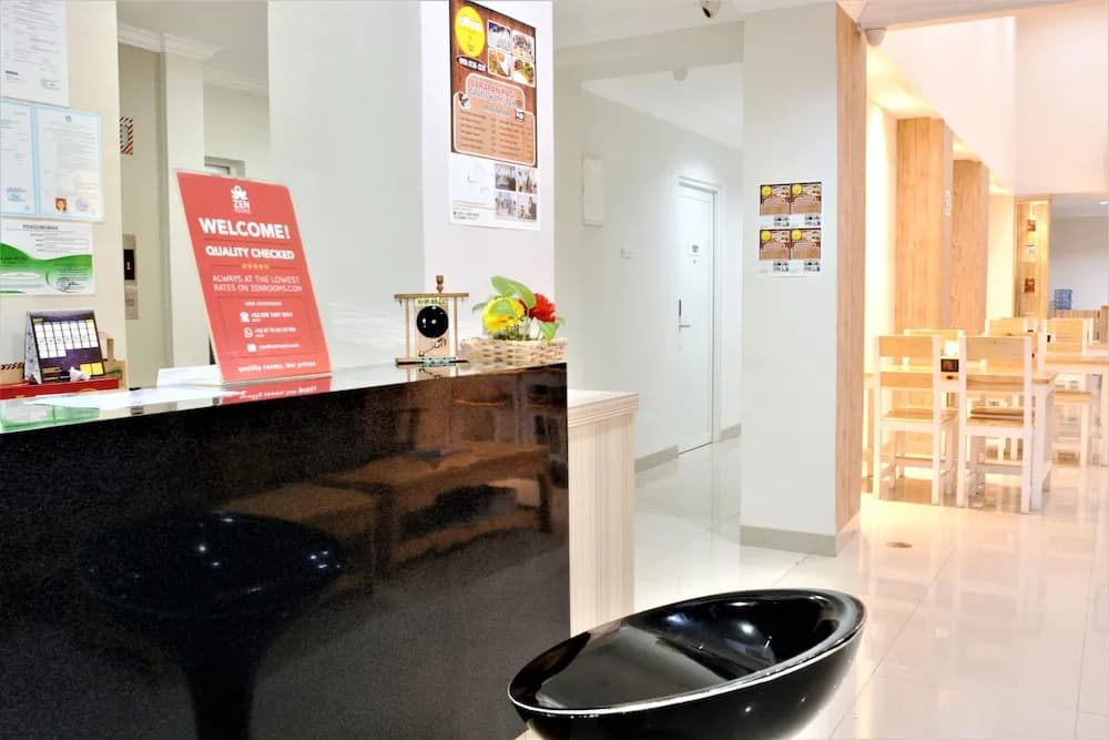 ZEN Rooms Basic Pegangsaan Kelapa Gading - photo 12