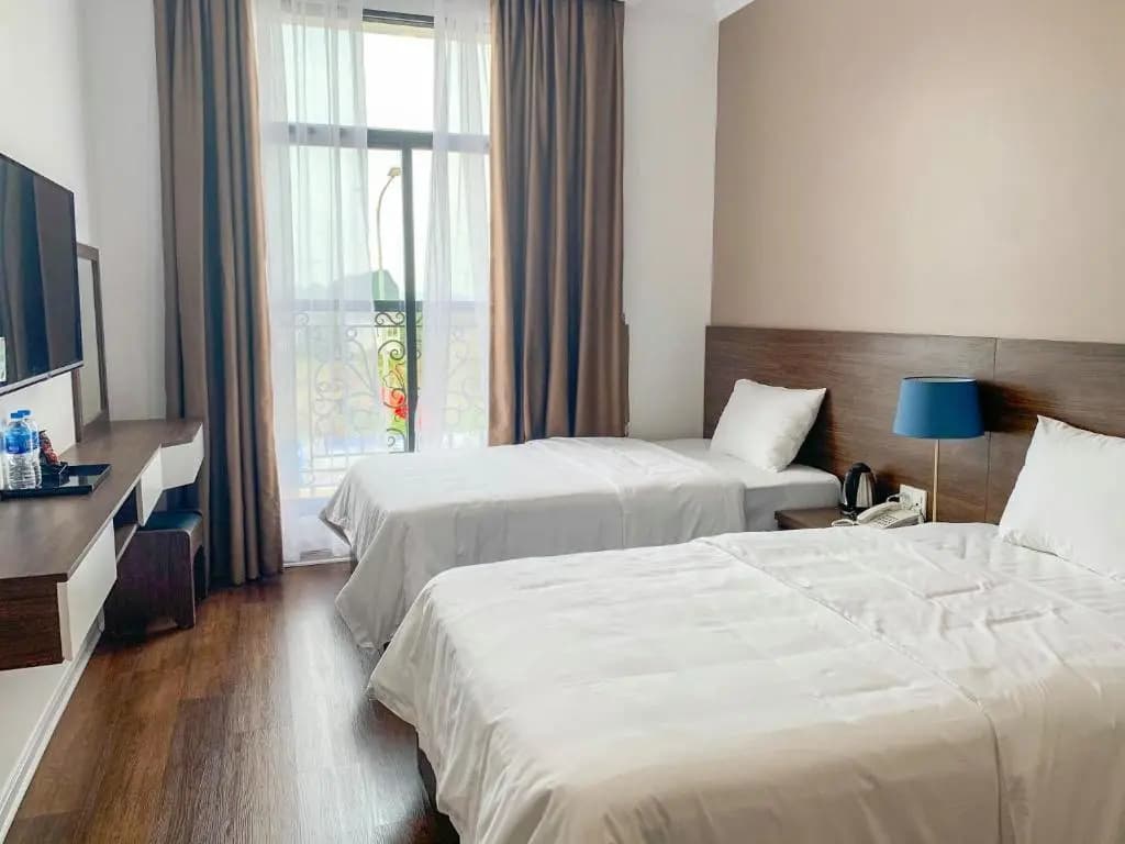 Minh Phong Hotel Ha Long - photo 3