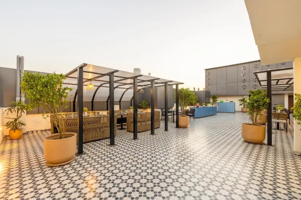 Saltstayz Premier - Paschim Vihar - photo 30