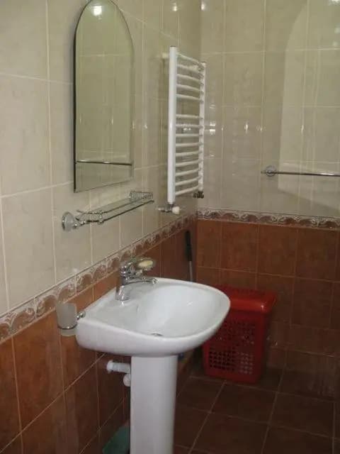 28 Simon Janashia Street - photo 1