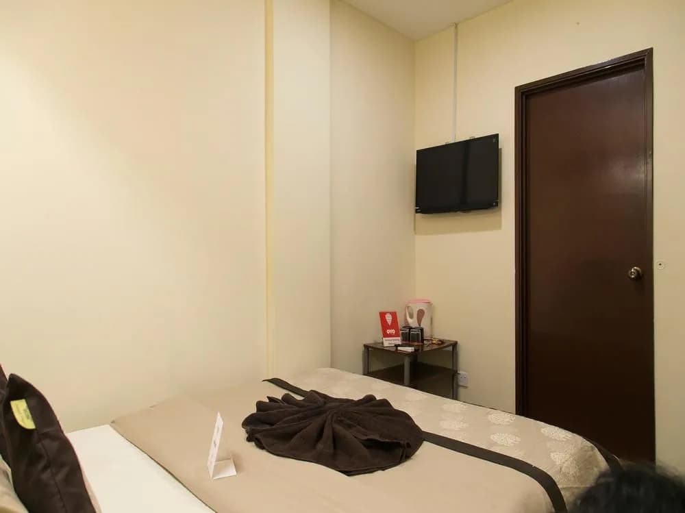 OYO 89979 Diamond Hotel - photo 3