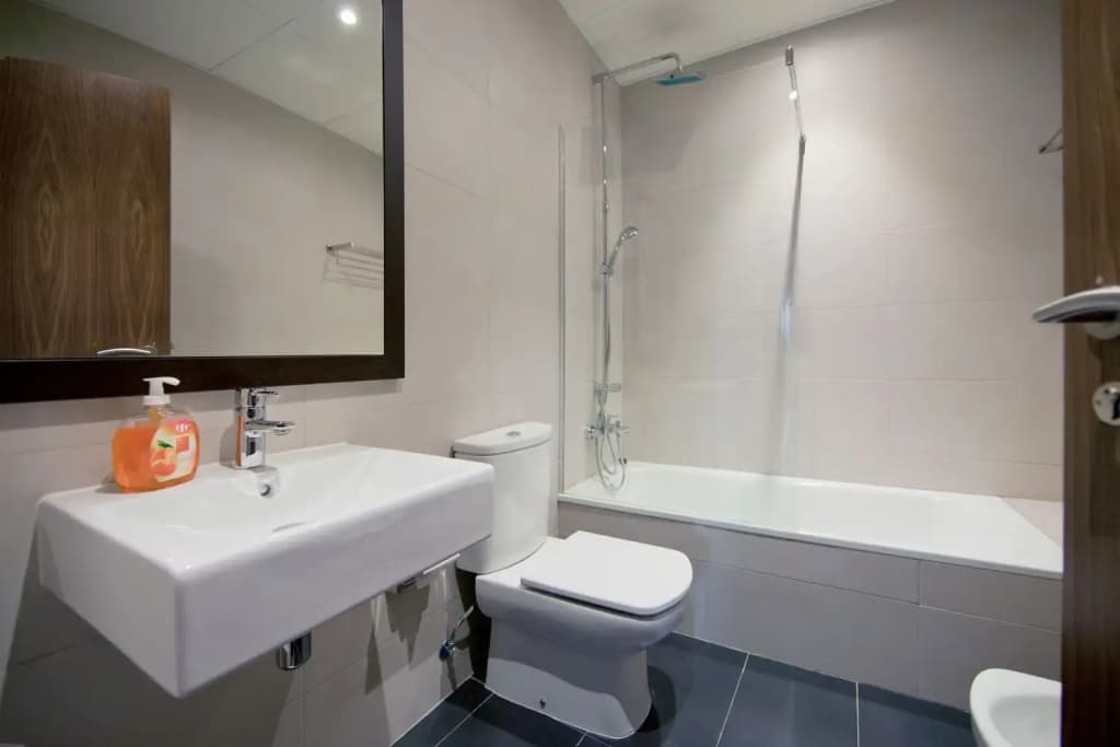 Hostal Bcn Ramblas - photo 10