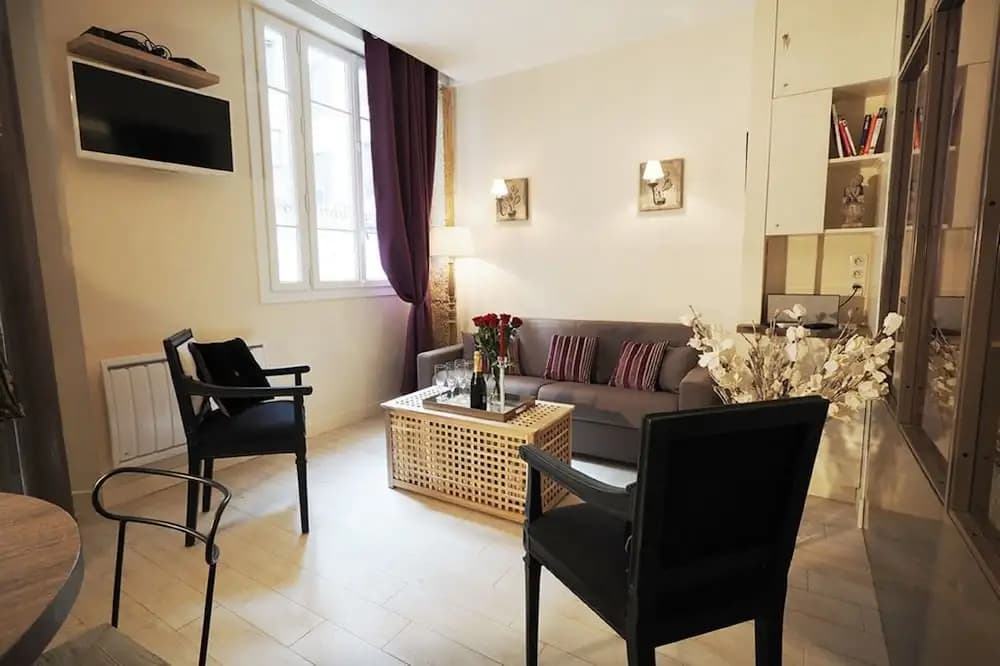 St Germain ChicSuites - photo 12