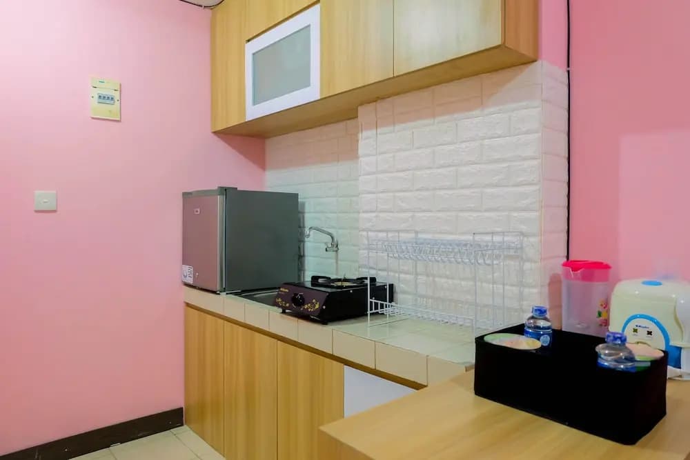 Homey and Stylist 1BR Gading Icon Apartment - photo 10